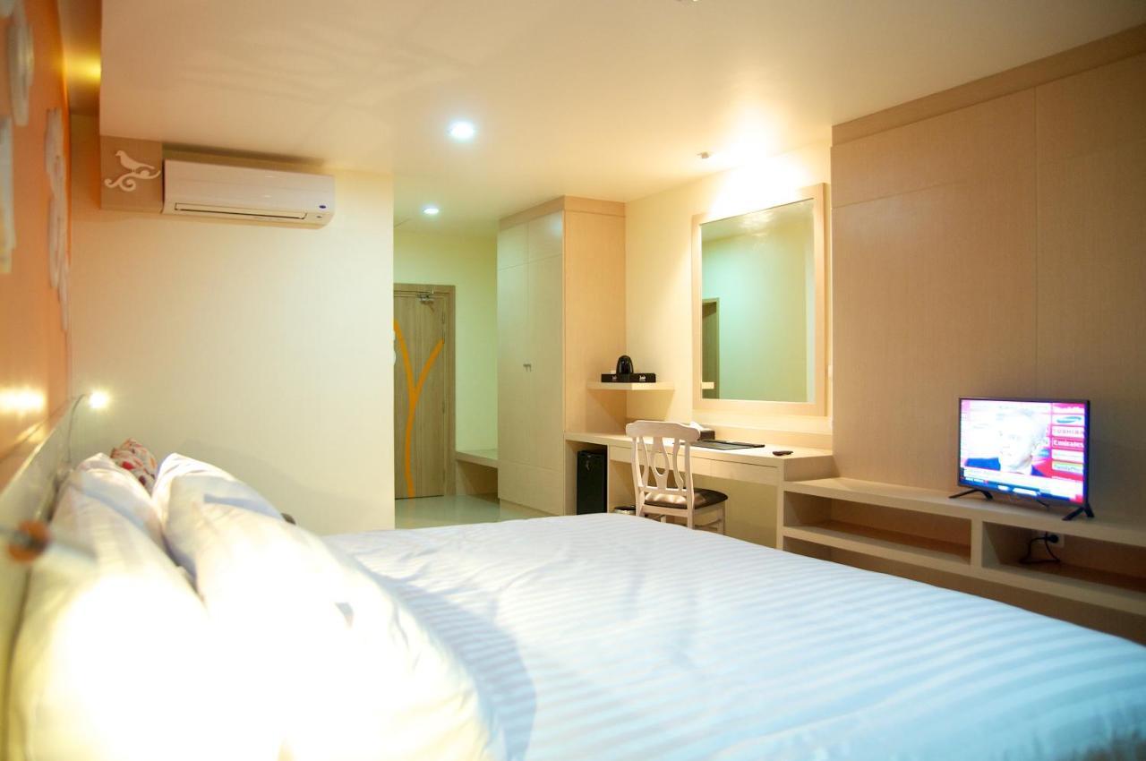 Jolly Suites&Spa Petkasem Haōhng Khēm Eksteriør billede