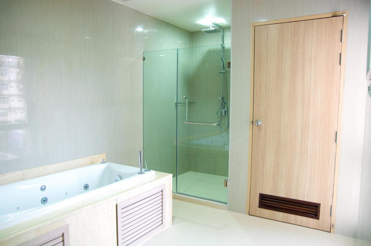 Jolly Suites&Spa Petkasem Haōhng Khēm Eksteriør billede