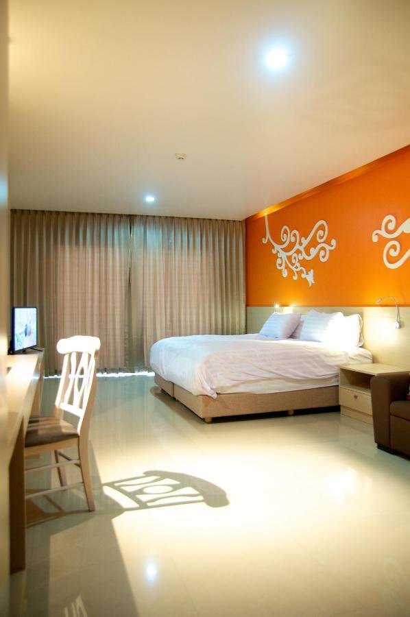 Jolly Suites&Spa Petkasem Haōhng Khēm Eksteriør billede